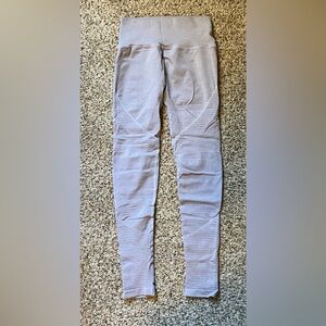 Alphalete Light Purple Leggings